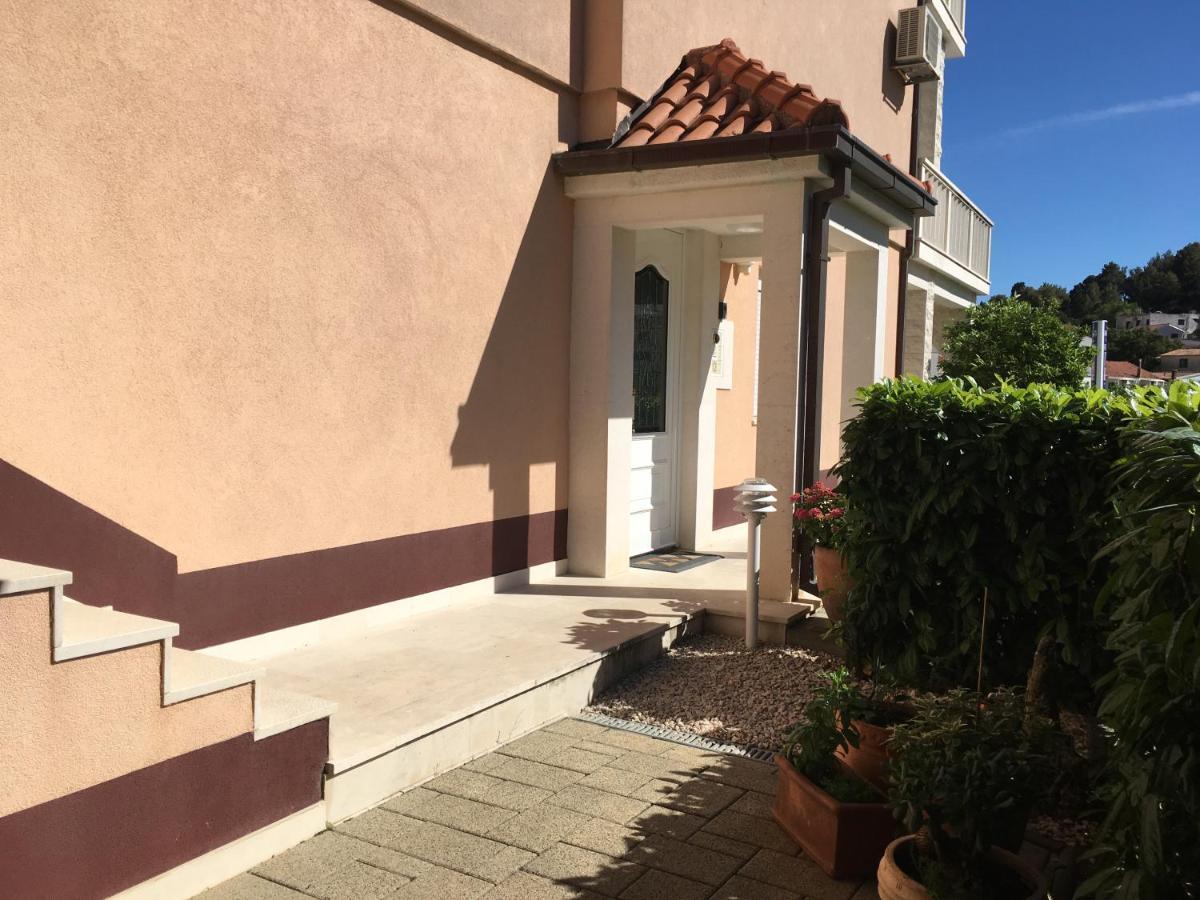 Villakamena Drvenik  Exterior foto
